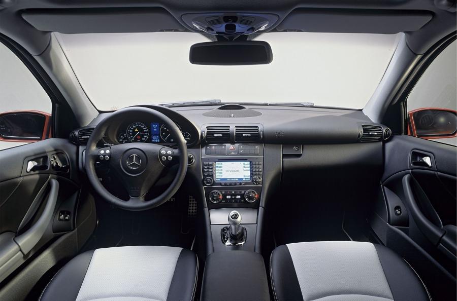  Mercedes-Benz C-Class Sportcoupe 2002 года  (фото 8 из 44)